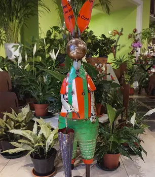 Ostern_Hase_Blechfigur.jpg