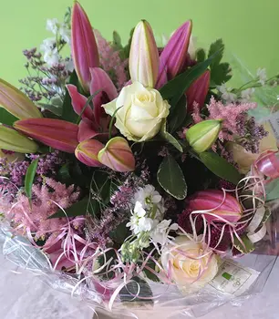 Lilienstrauß_rosa.jpg