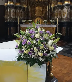 Lila_Eustoma_Altar_Gesteck.jpg